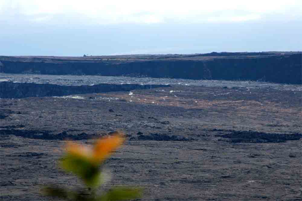 06 - EEUU - Hawaii, isla de Hawaii, P. N. de los volcanes, caldera del Kilauea humeante